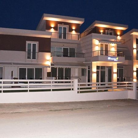 Erosaria Suites นิกิติ ภายนอก รูปภาพ