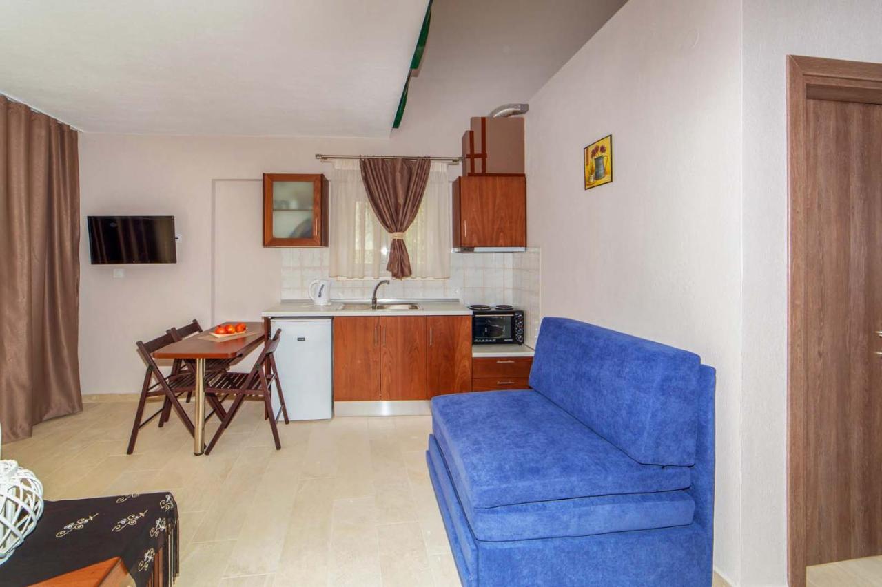 Erosaria Suites นิกิติ ภายนอก รูปภาพ