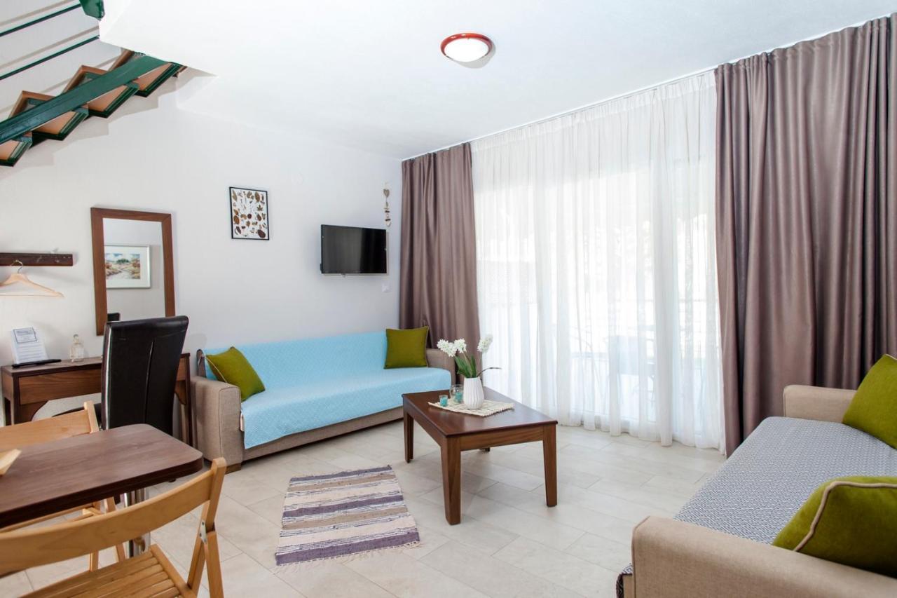 Erosaria Suites นิกิติ ภายนอก รูปภาพ