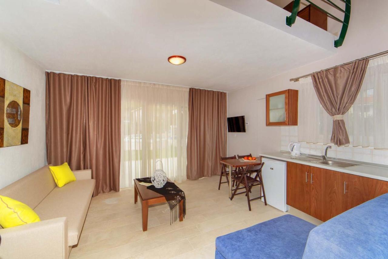 Erosaria Suites นิกิติ ภายนอก รูปภาพ