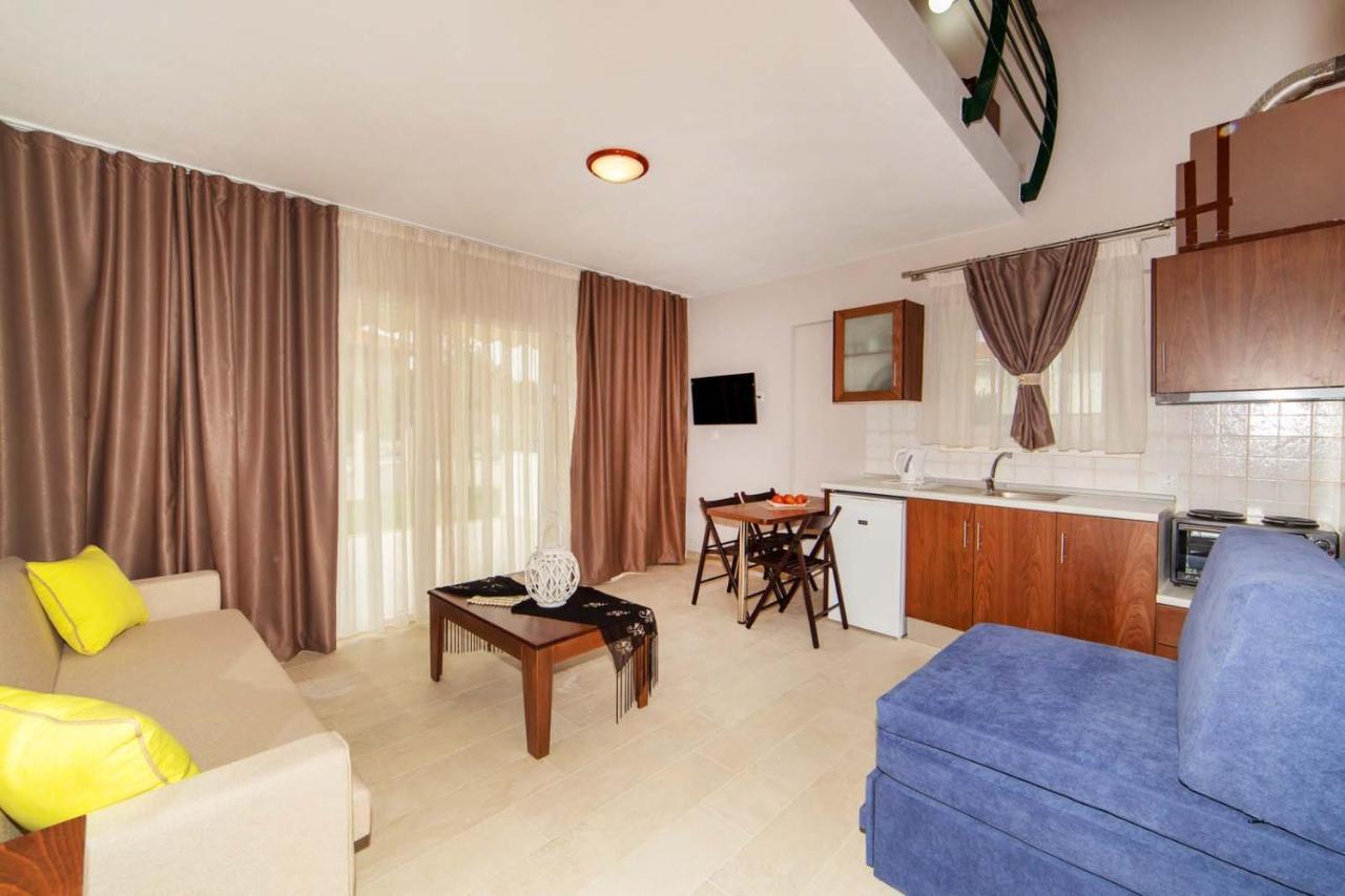 Erosaria Suites นิกิติ ภายนอก รูปภาพ