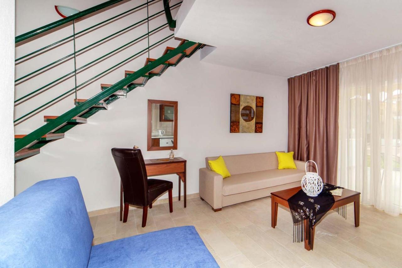 Erosaria Suites นิกิติ ภายนอก รูปภาพ