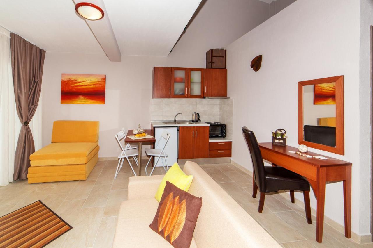 Erosaria Suites นิกิติ ภายนอก รูปภาพ